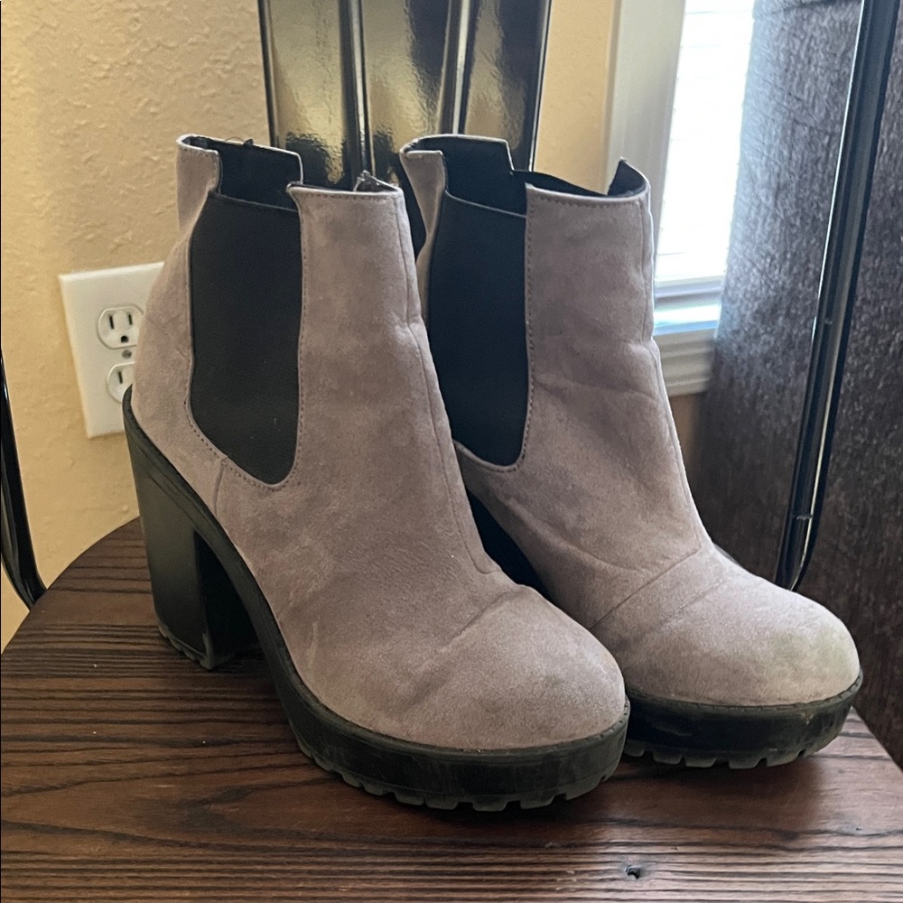 Divided Suede Gray Heeled Boots